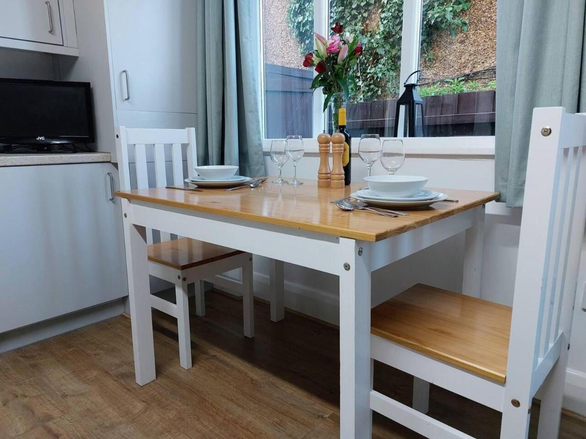 Inviting 1-Bed Apartment In Herne Bay Bagian luar foto