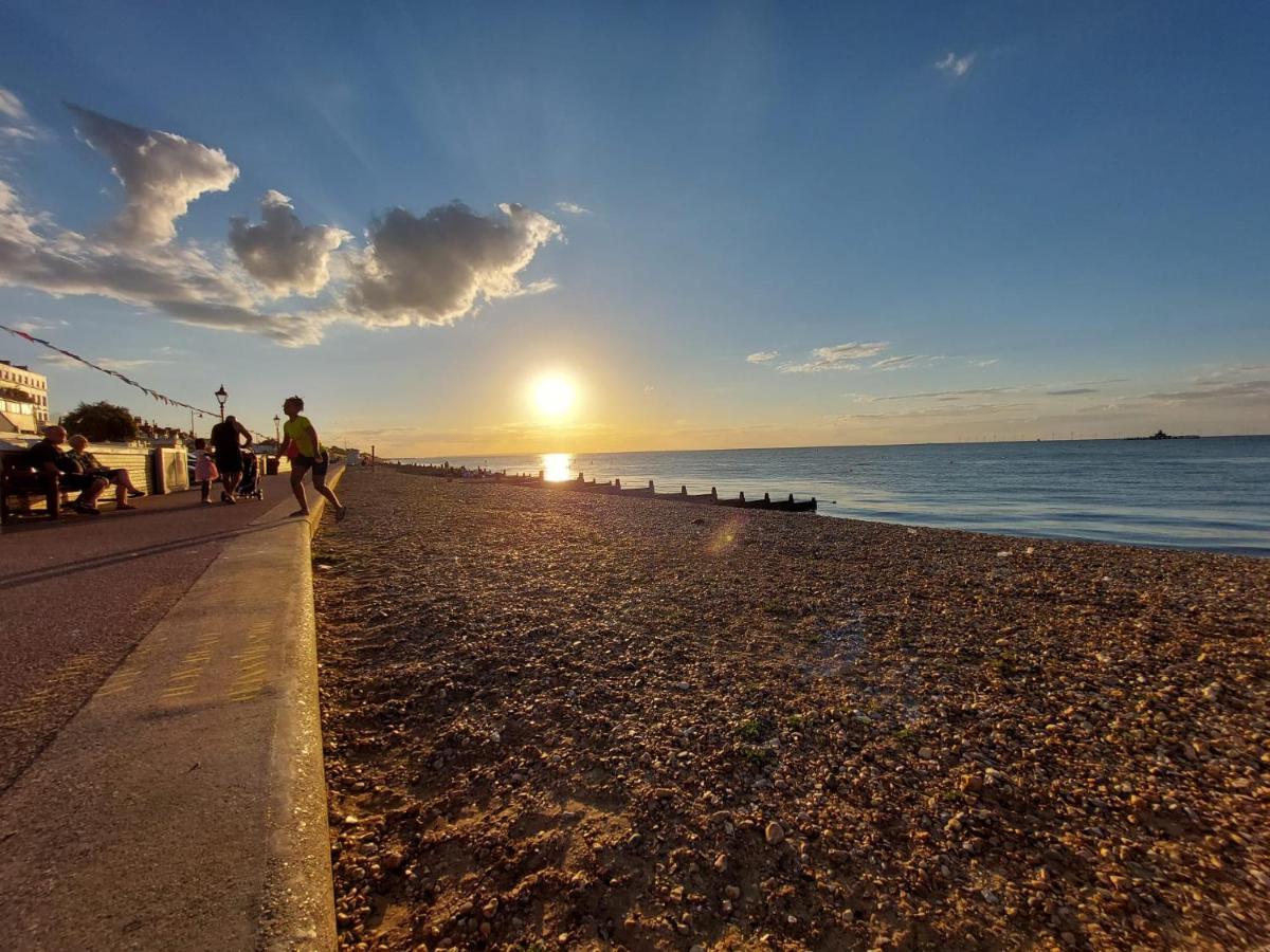 Inviting 1-Bed Apartment In Herne Bay Bagian luar foto