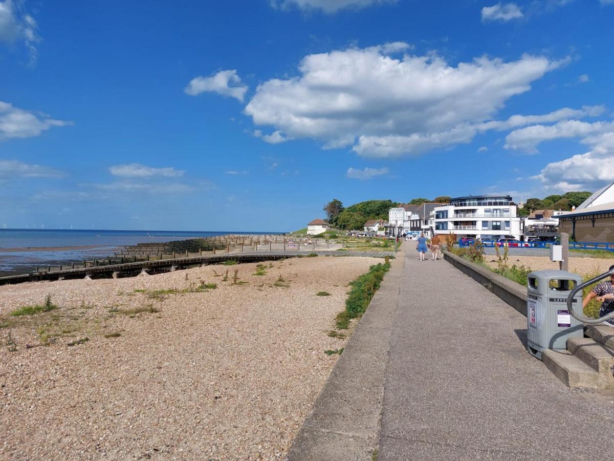 Inviting 1-Bed Apartment In Herne Bay Bagian luar foto
